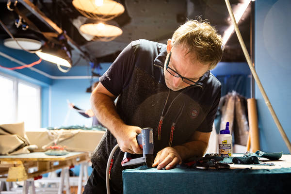 HANSEATIC nature in der Werft in Bremerhaven, Hapag-Lloyd Cruises