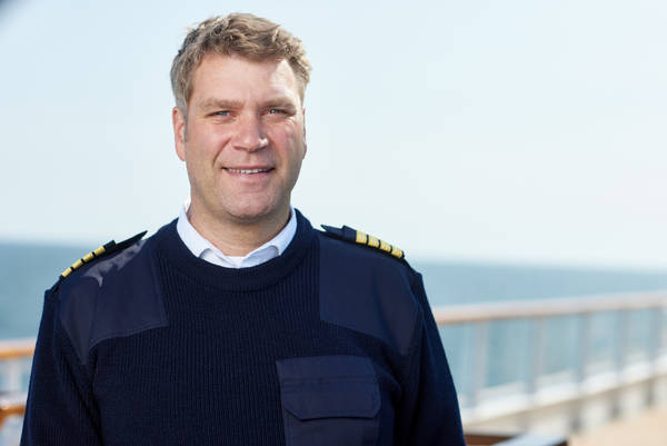 Hapag-Lloyd Cruises Hapag Lloyd Cruises HANSEATIC Spirit