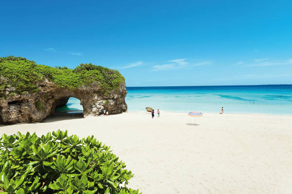 120683334 Tropical island beach paradise, Okinawa, Japan