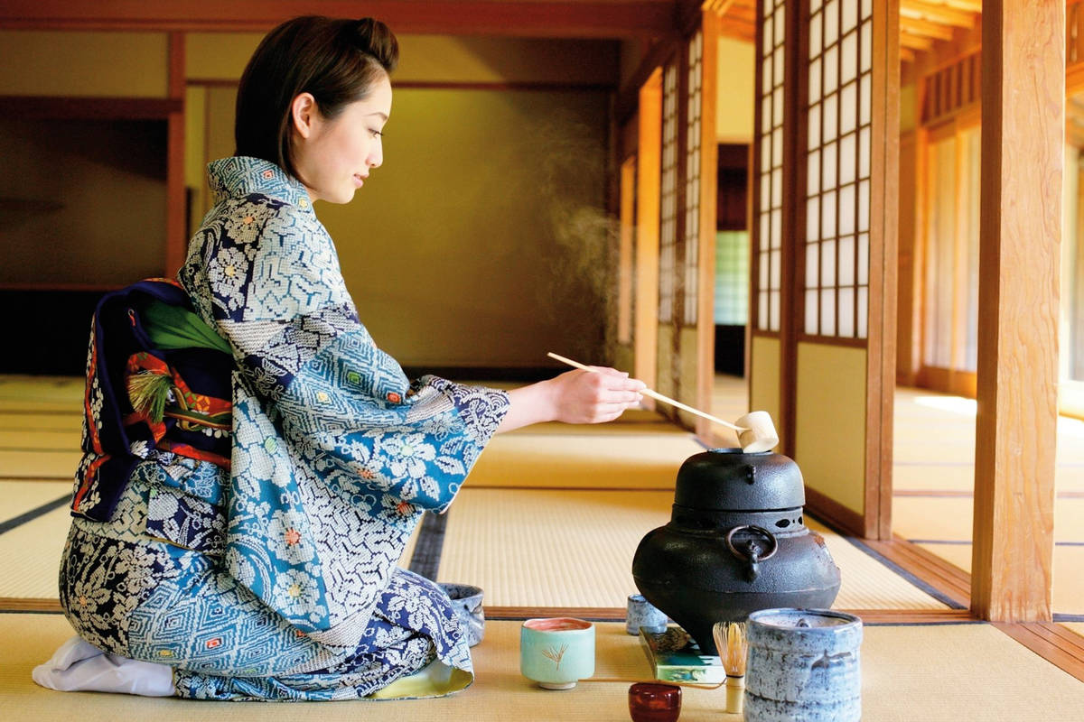 Japanese woman sitting in tea room
