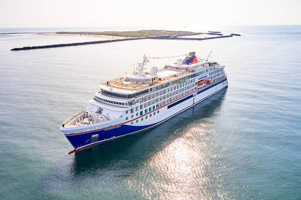 Hapag-Lloyd Cruises Hapag-Lloyd Cruises HANSEATIC spirit