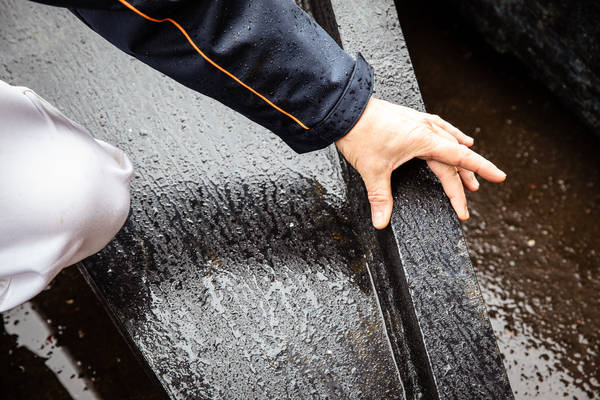 HANSEATIC nature in der Werft in Bremerhaven, Hapag-Lloyd Cruises