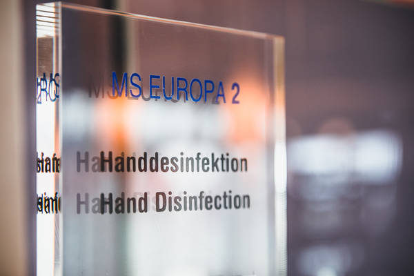 EUROPA 2 Vorbereitungen der EUROPA 2, Hapag-Lloyd Cruises.