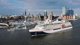 Hamburg. Jungfernfahrt Expeditionskreuzfahrtschiff "Hanseatic nature" von Hapag-Lloyd Cruises