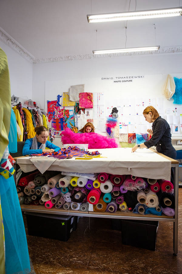 Atelierbesuch Dawid Tomaszweski, Designer der Fashion2Sea Reise, EUROPA 2, Hapag-Lloyd Cruises