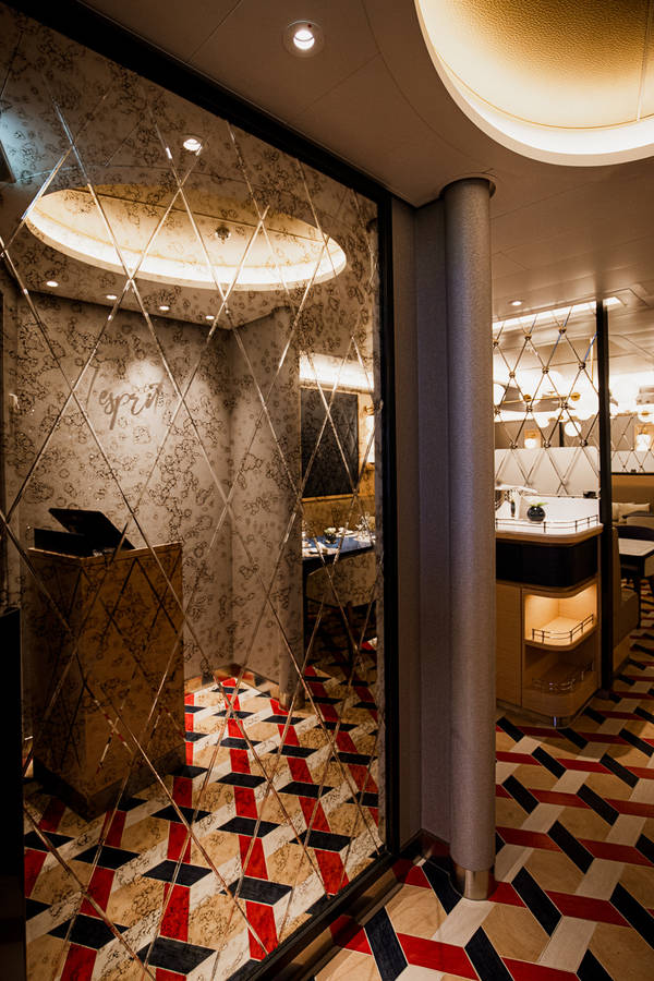 Restaurant l´esprit an Bord der HANSEATIC spirit, Hapag-Lloyd Cruises.