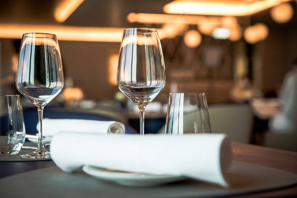 Restaurant l´esprit an Bord der HANSEATIC spirit, Hapag-Lloyd Cruises.