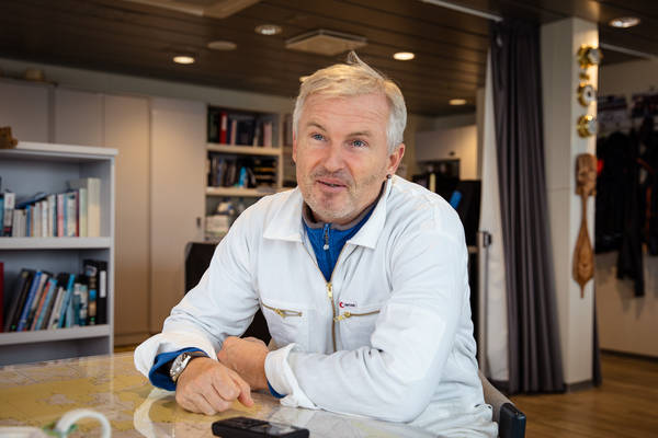 HANSEATIC nature in der Werft in Bremerhaven, Hapag-Lloyd Cruises