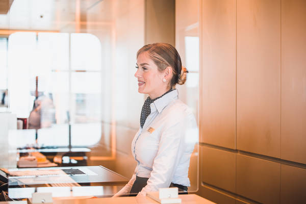 EUROPA 2 Vorbereitungen der EUROPA 2, Hapag-Lloyd Cruises.