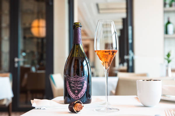 Champagner an Bord der EUROPA und der EUROPA 2, Hapag-Lloyd Cruises