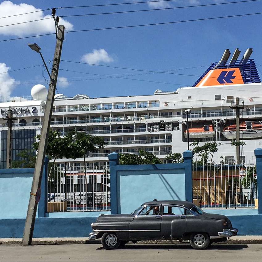 Olaf Alp an Bord der EUROPA 2 im Hafen von Havanna, Kuba