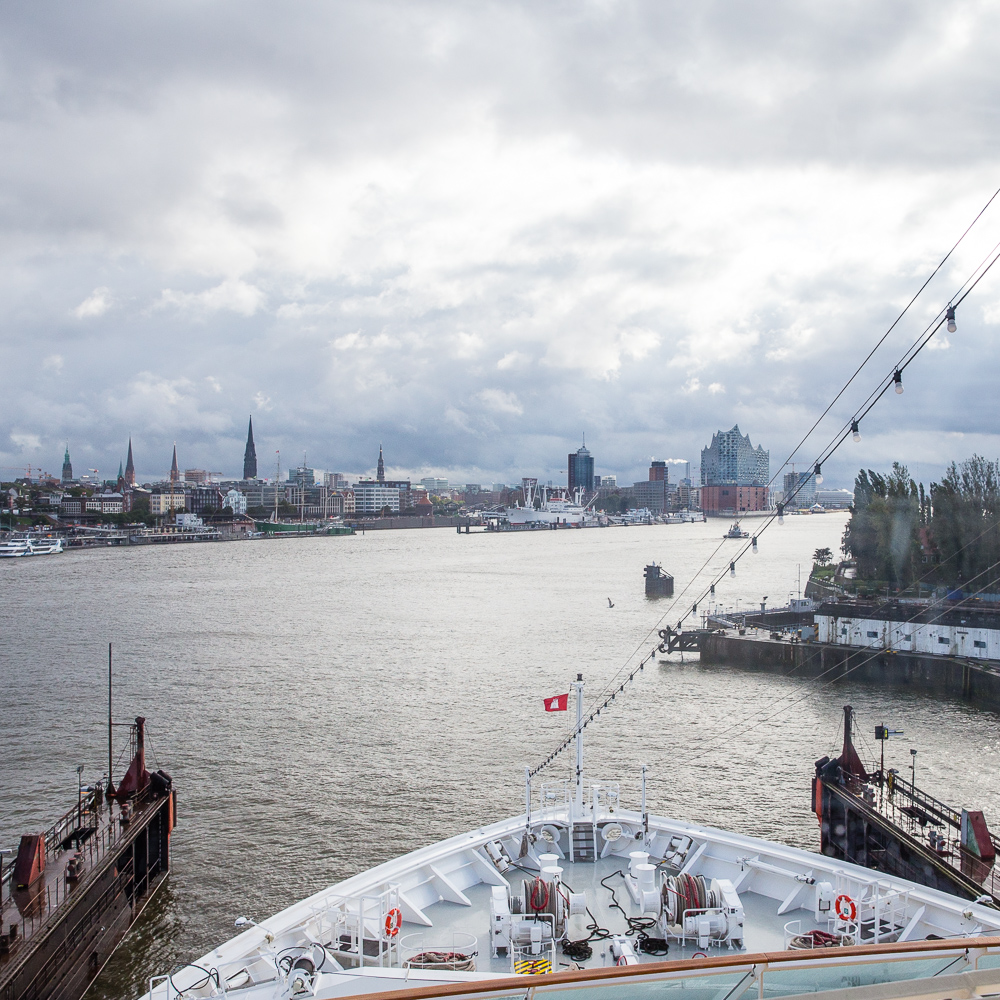 EUROPA 2, Hapag-Lloyd Cruises, Werftzeit bei Blohm + Voss in Hamburg.