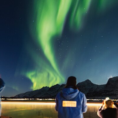 Weihnachtsabenteuer Polarlicht Norwegen: Entdeckerfesttage in weißer Winterwelt