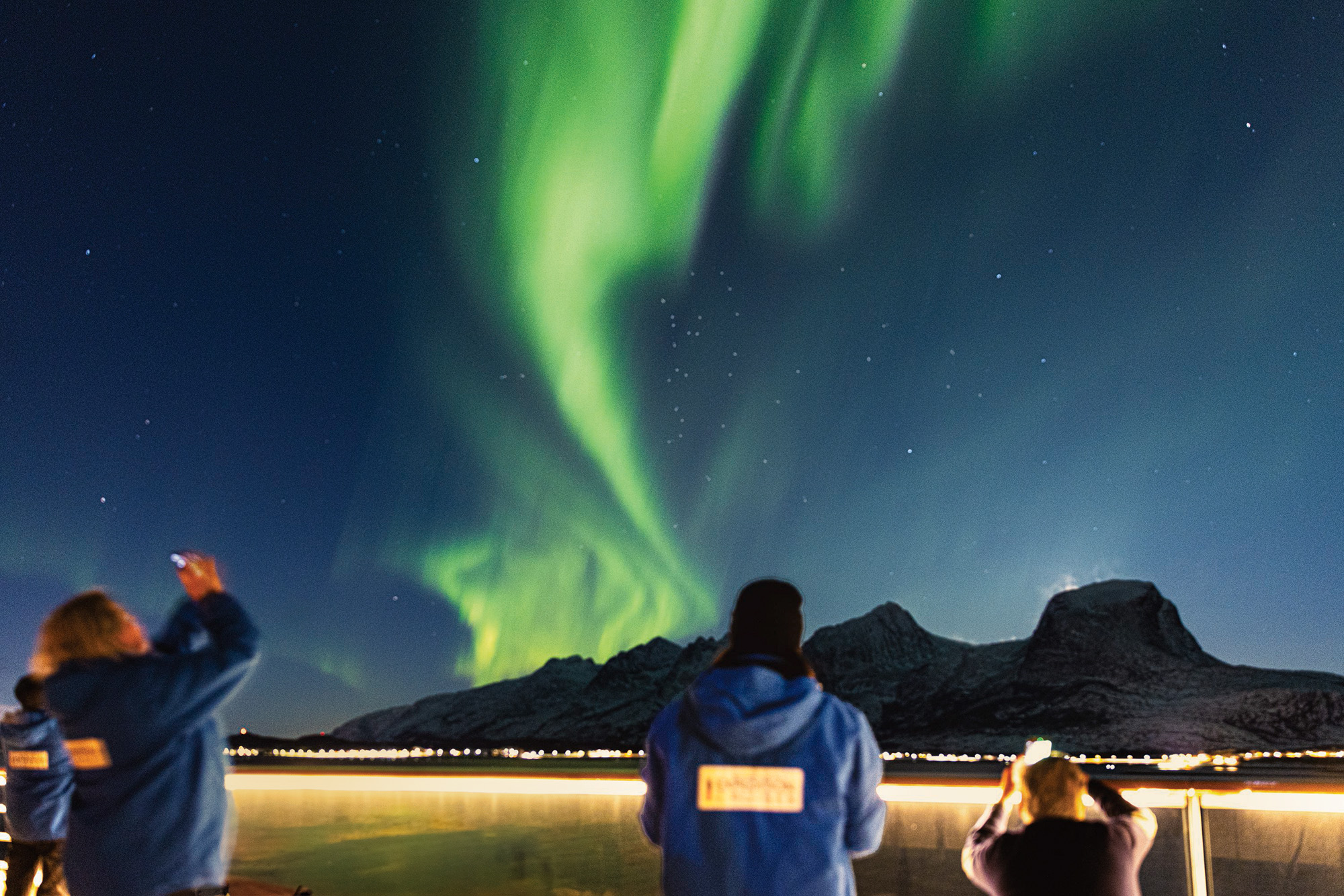 Weihnachtsabenteuer Polarlicht Norwegen: Entdeckerfesttage in weißer Winterwelt